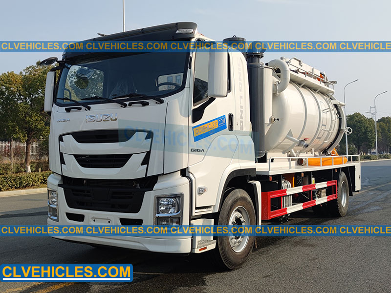sewage recycling truck