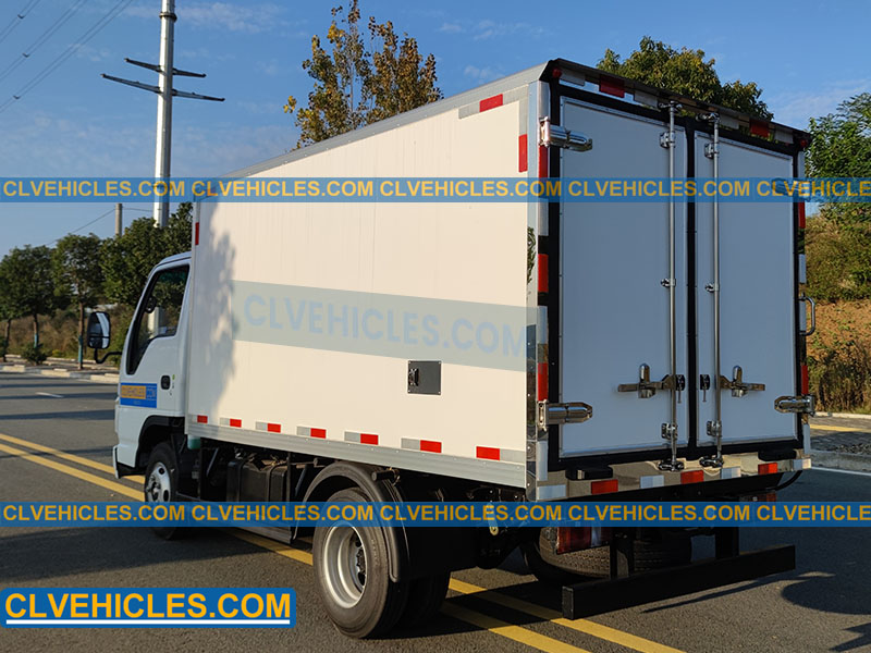 ISUZU 100P Refrigerator Truck