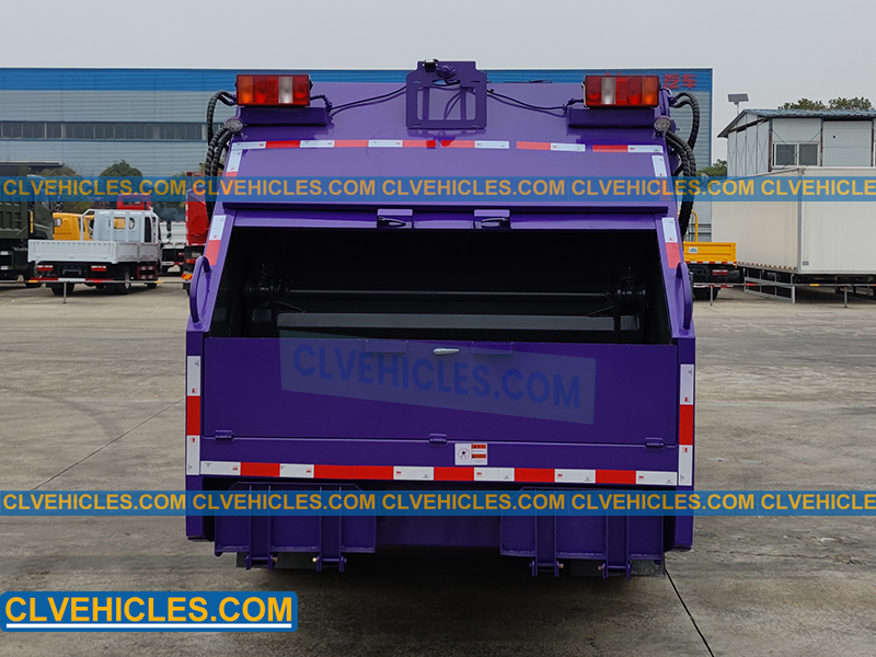 Rear loader garbage truck