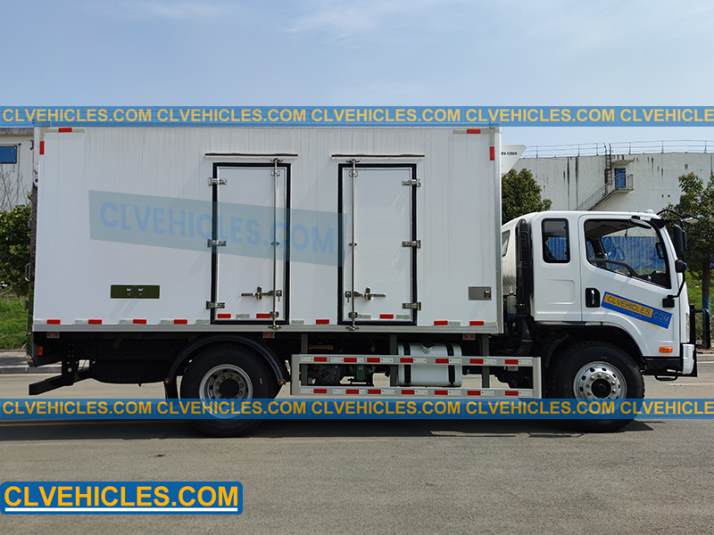 Refrigerated truck for fish