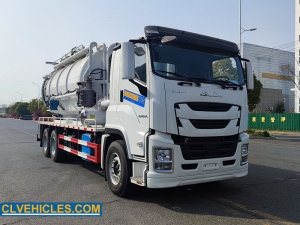 Camion de recyclage et d'aspiration des eaux usées