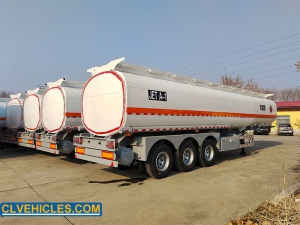 Semi-remorque citerne à carburant