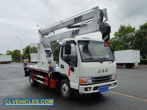 Camion à nacelle élévatrice