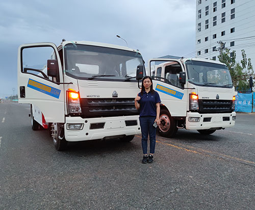 Deux camions-citernes HOWO de 10 m³ sont expédiés en Ouganda