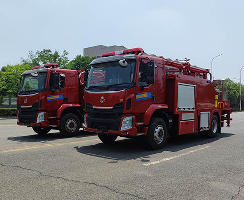 Un camion de pompiers de 5 000 L avec plate-forme élévatrice expédié en Thaïlande