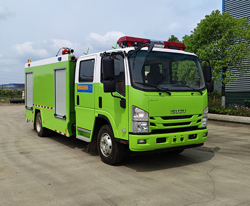 Un camion de pompiers ISUZU ELF 5000L expédié au Pérou