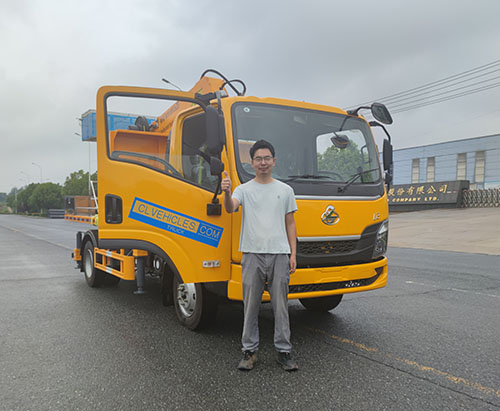 Un camion-citerne de 20 m expédié en Thaïlande