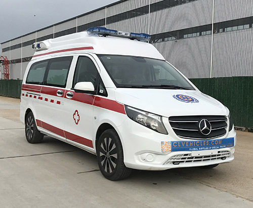 Une unité de navire ambulance Mercedes-Benz au Nigeria