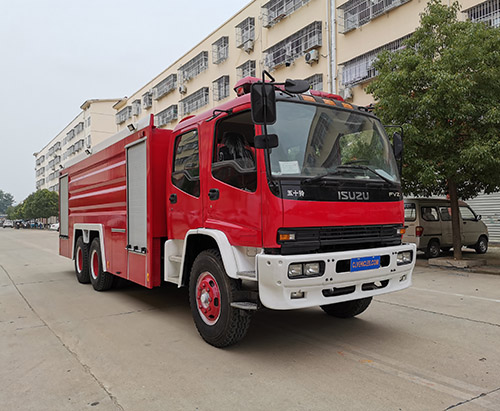 Une unité de camion de lutte contre l'incendie ISUZU FVZ de 16 tonnes est expédiée au Nigeria