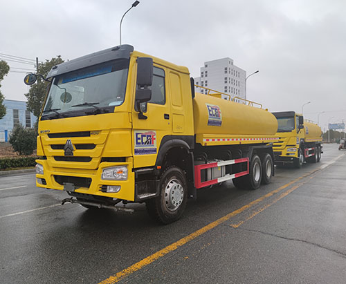 Deux unités de camions-citernes d'eau HOWO expédiées au Ghana
        