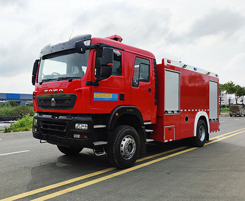 Unité de camion de lutte contre l'incendie à réservoir de mousse HOWO TX 8CBM expédiée au Kenya