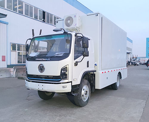 Deux unités de camions mobiles à écran LED expédiées en Ouganda
    